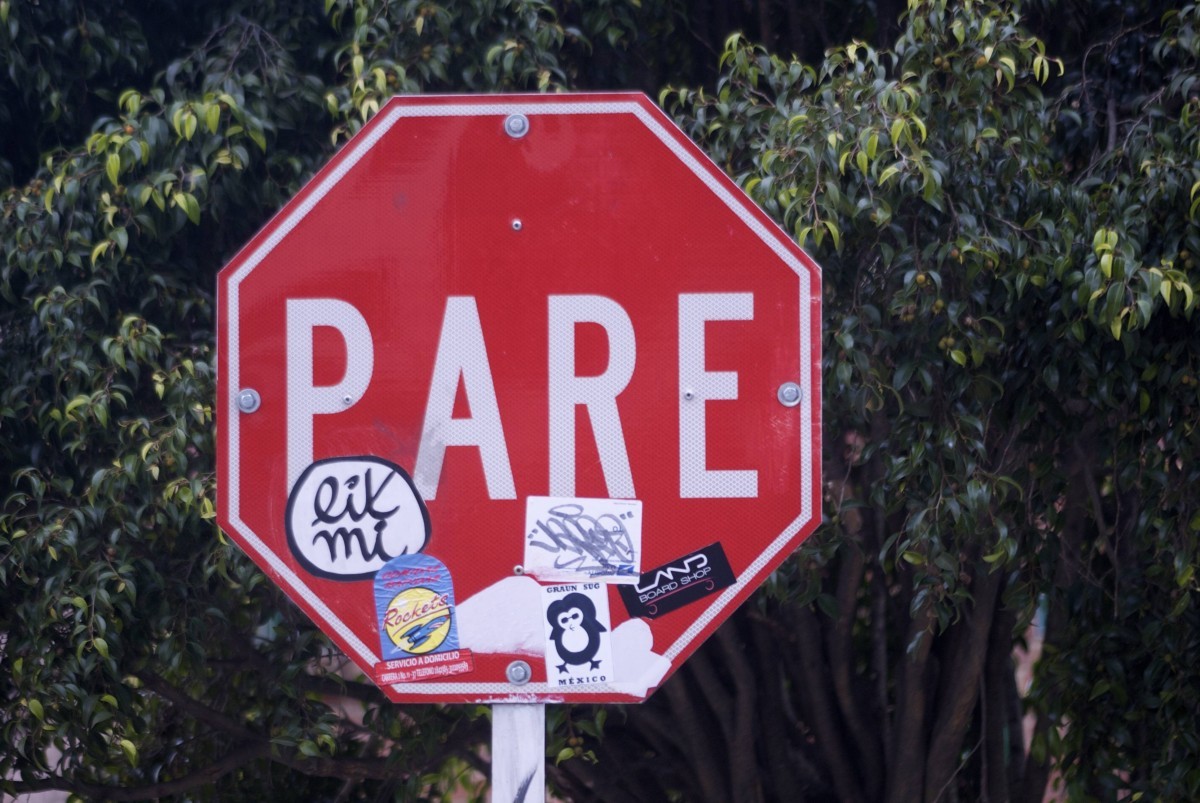 5 placas de trânsito que não existem em outras partes do mundo, só no Brasil